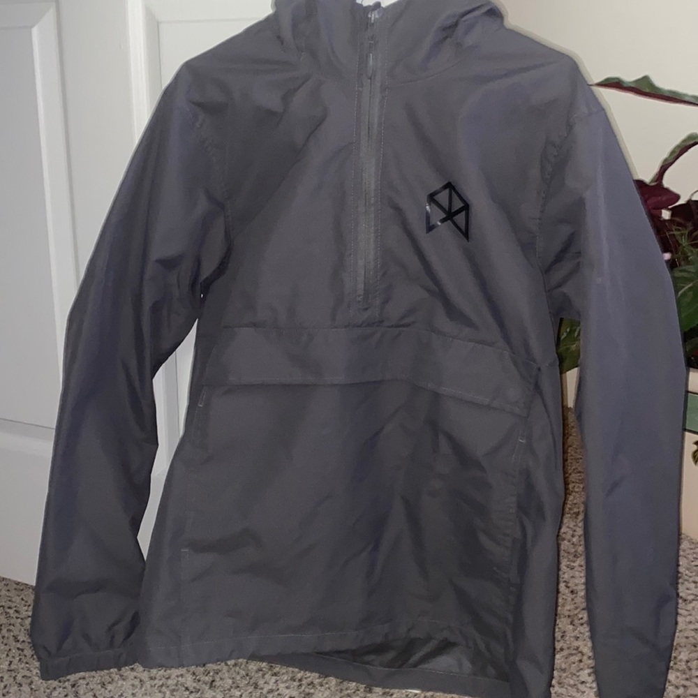 BmFit Grey Windbreaker Sz medium, No Flws